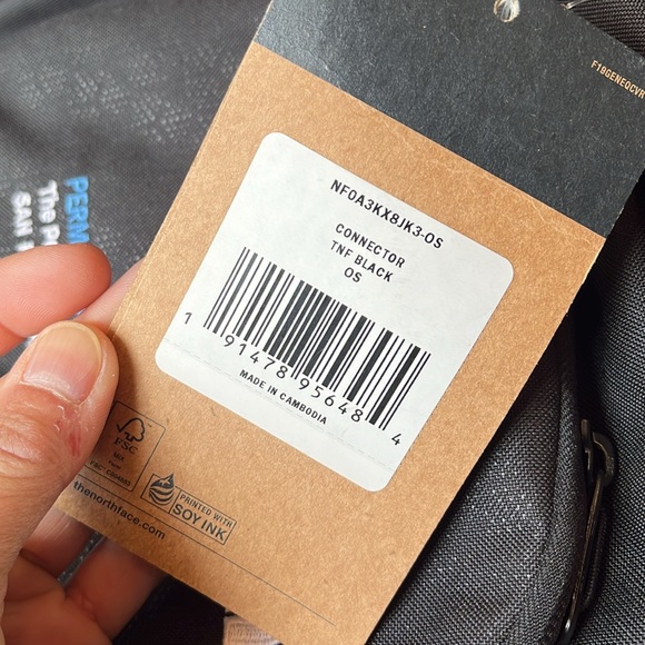 The North Face Connector Backpack - Brand new with Embroidery - Picture 3 of 8
